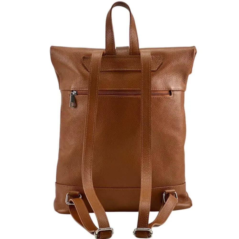 batoh v koňakové barvě